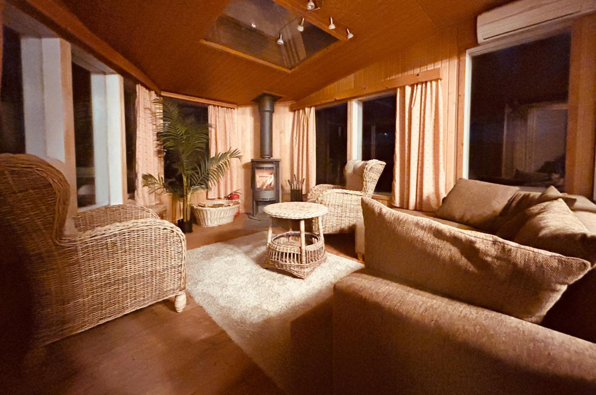 Semesterbostad Kaamos Old House